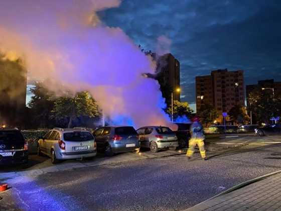 Podpalenie aut przy ul. Wyszyńskiego w Zielonej Górze. Zdjęcia i wideo